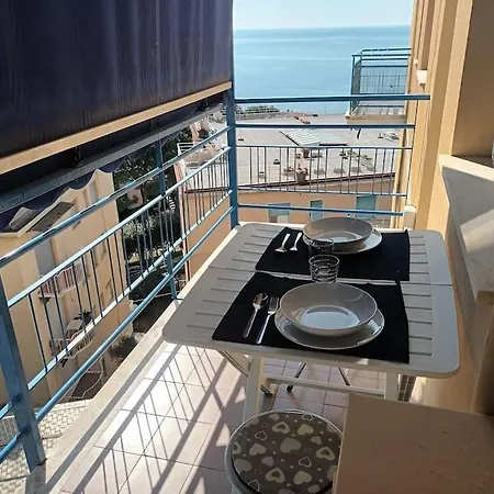 Con Stupenda Vista Mare Zona Bristol Apartment